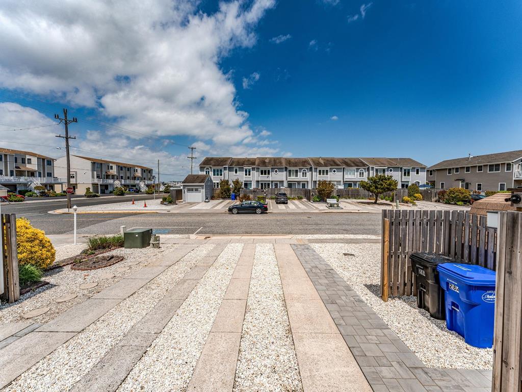 284 13th Street | Photo 4