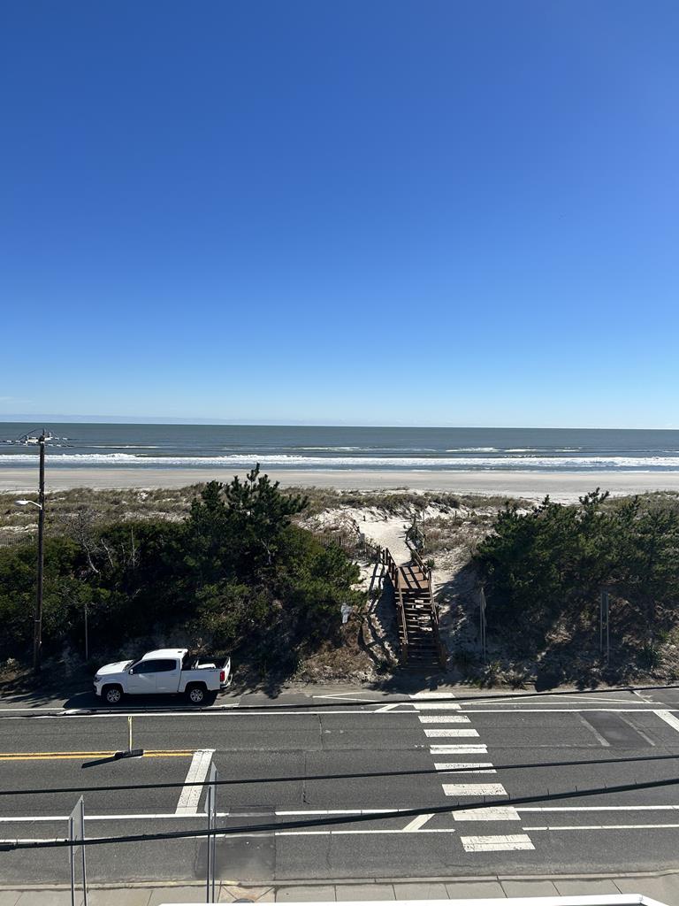 1200 Landis - Picture 