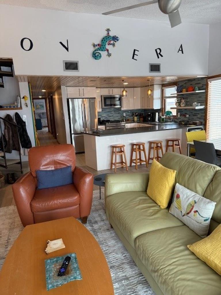 1200 Landis - Picture 