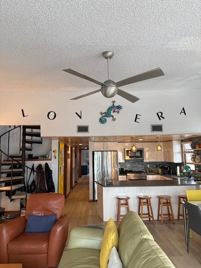 1200 Landis - Picture 