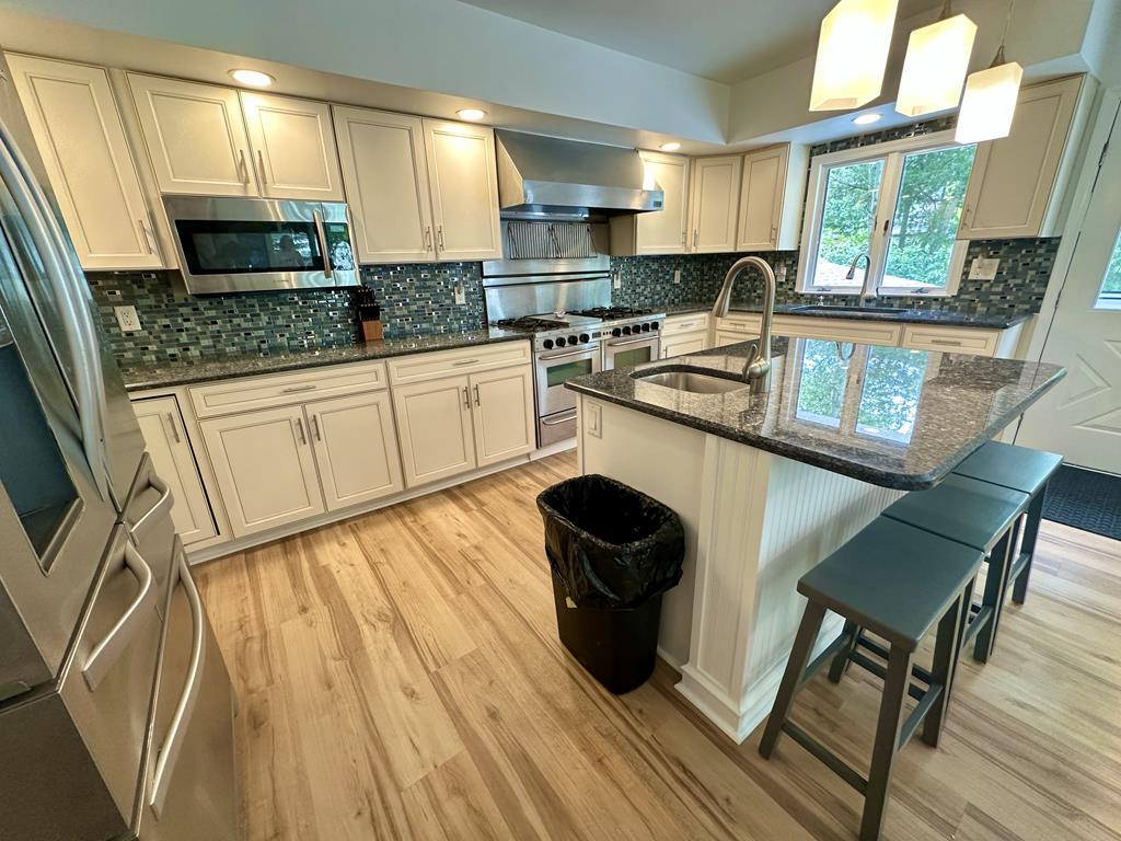 https://realtimerental.com/rrv10/RentalPhotos/1235/1235832.2.jpg