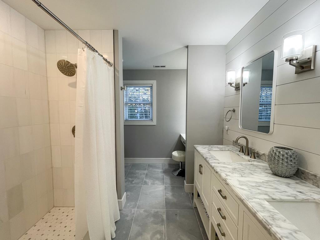 515 Sandalwood Road | Photo 23