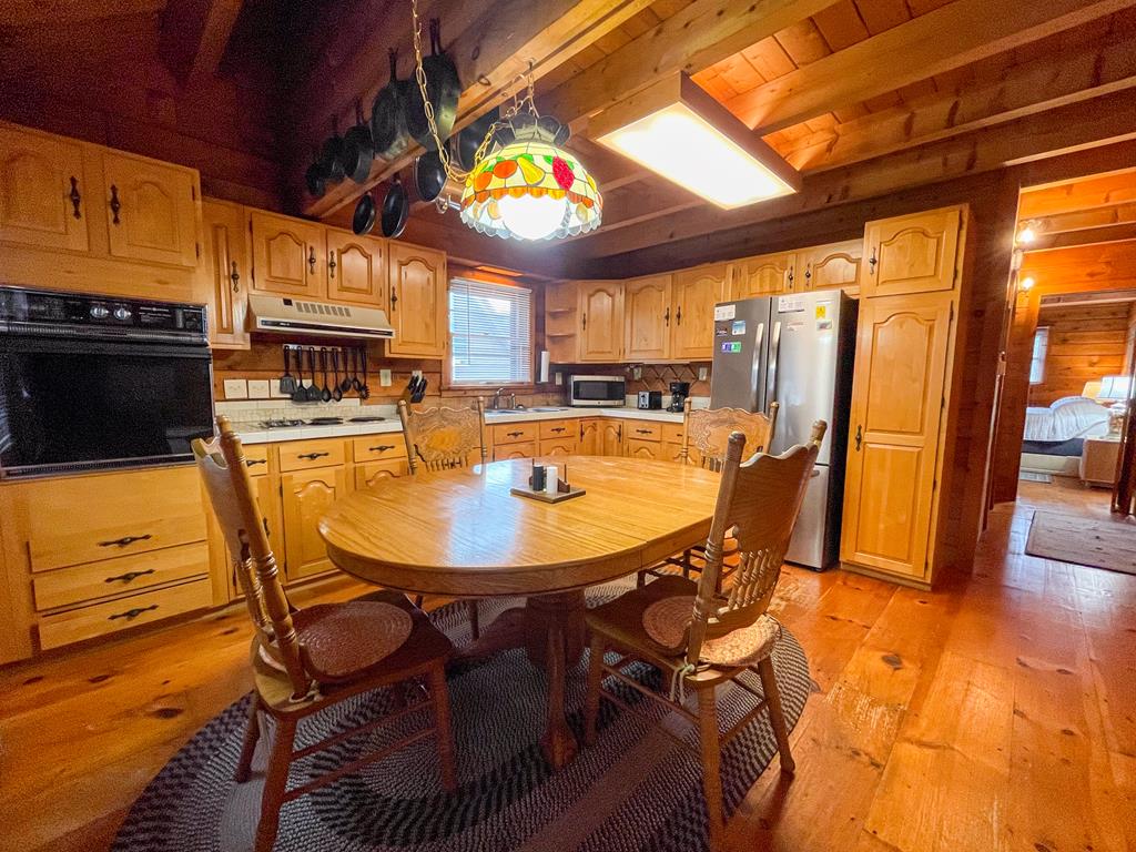 17 Fernwood Road - Cozy Cabin Escape | Photo 10