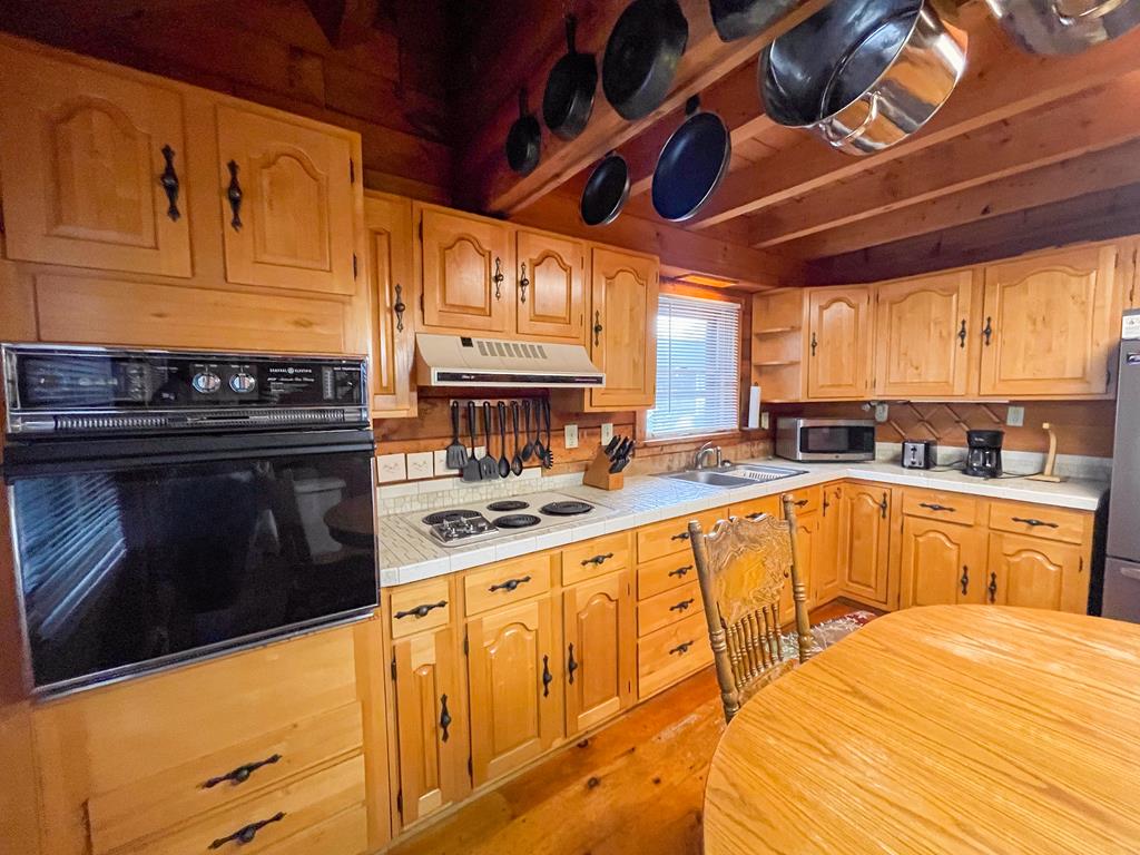 17 Fernwood Road - Cozy Cabin Escape | Photo 11