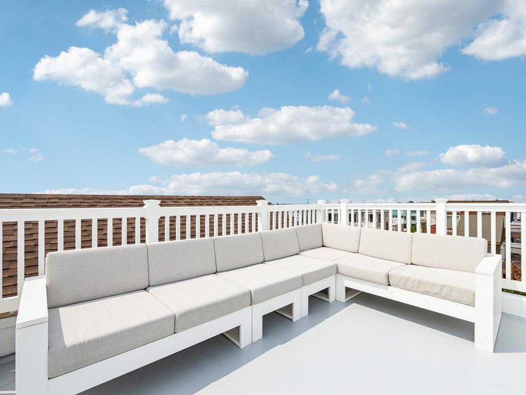 12A E. Essex Avenue, Harvey Cedars (Ocean Front)