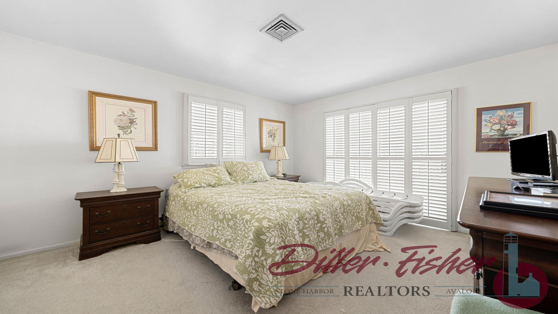 122 110th Street, Stone Harbor (Mid-Island)