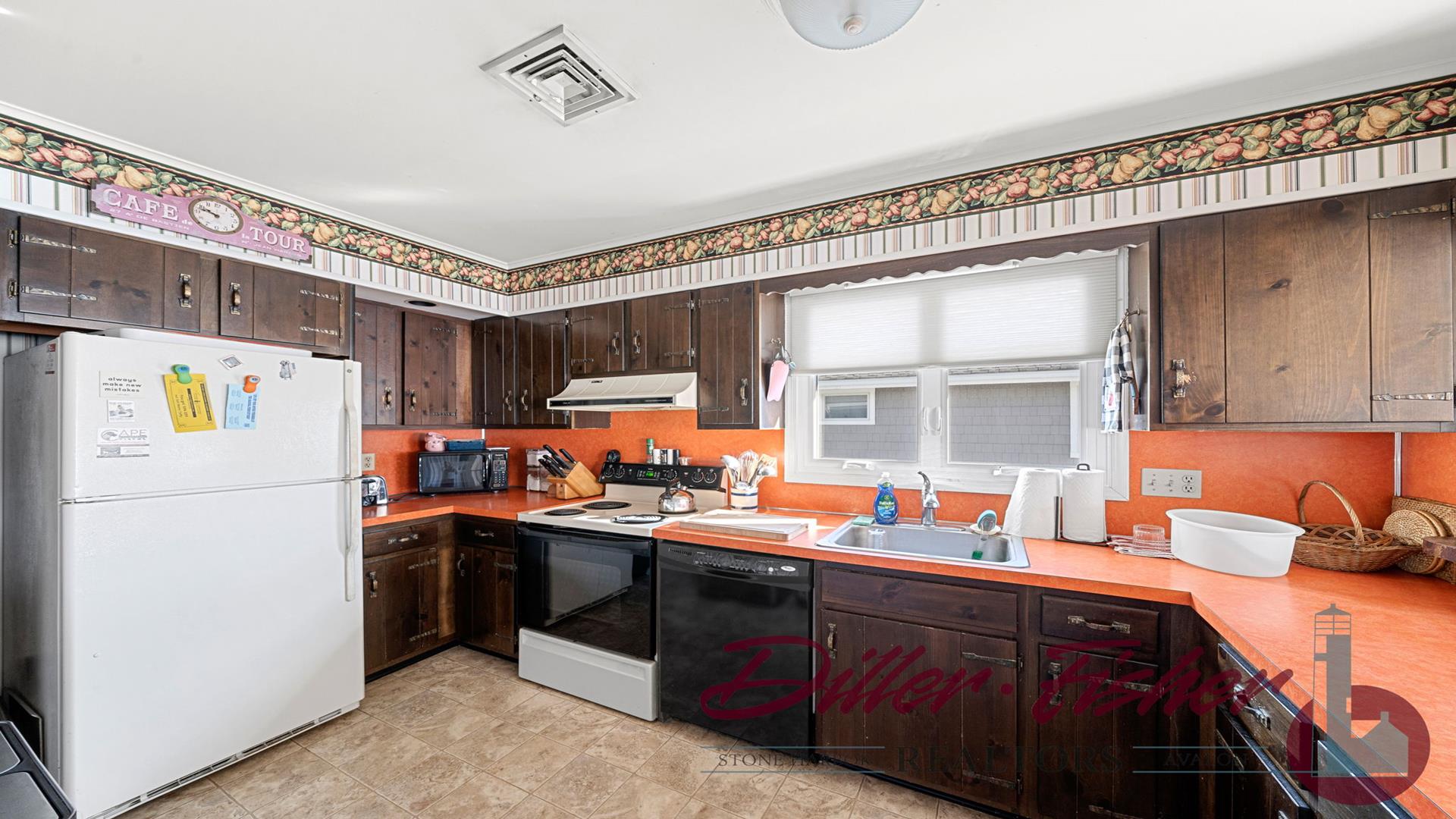 122 110th Street, Stone Harbor (Mid-Island)