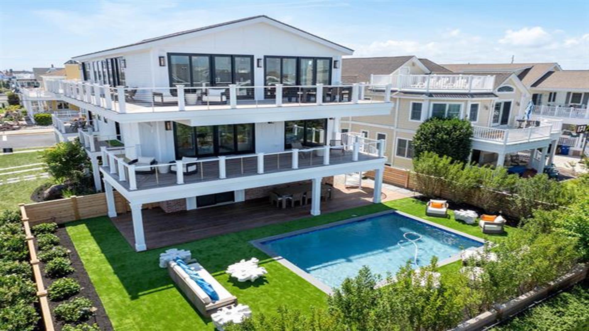 8814 Second Avenue, Stone Harbor