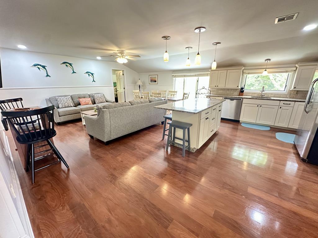 8 Bedrooms with a Pool - 404 Fourth Avenue | Photo 19