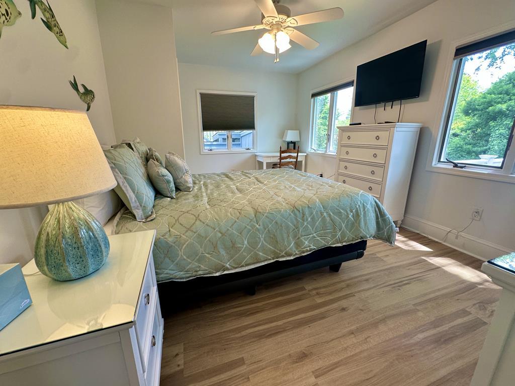 404 Fourth - 1st Fl - 4BR with a Pool! | Photo 21