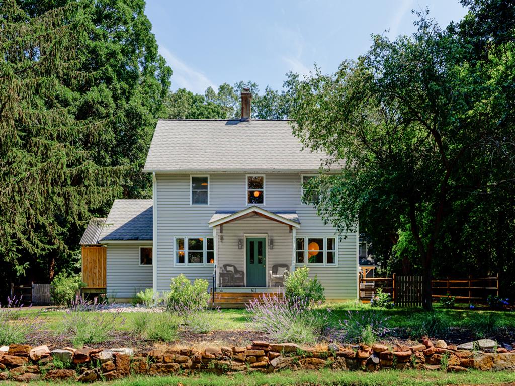 Peaceful Retreat - 611 Jonathan Hoffman Road