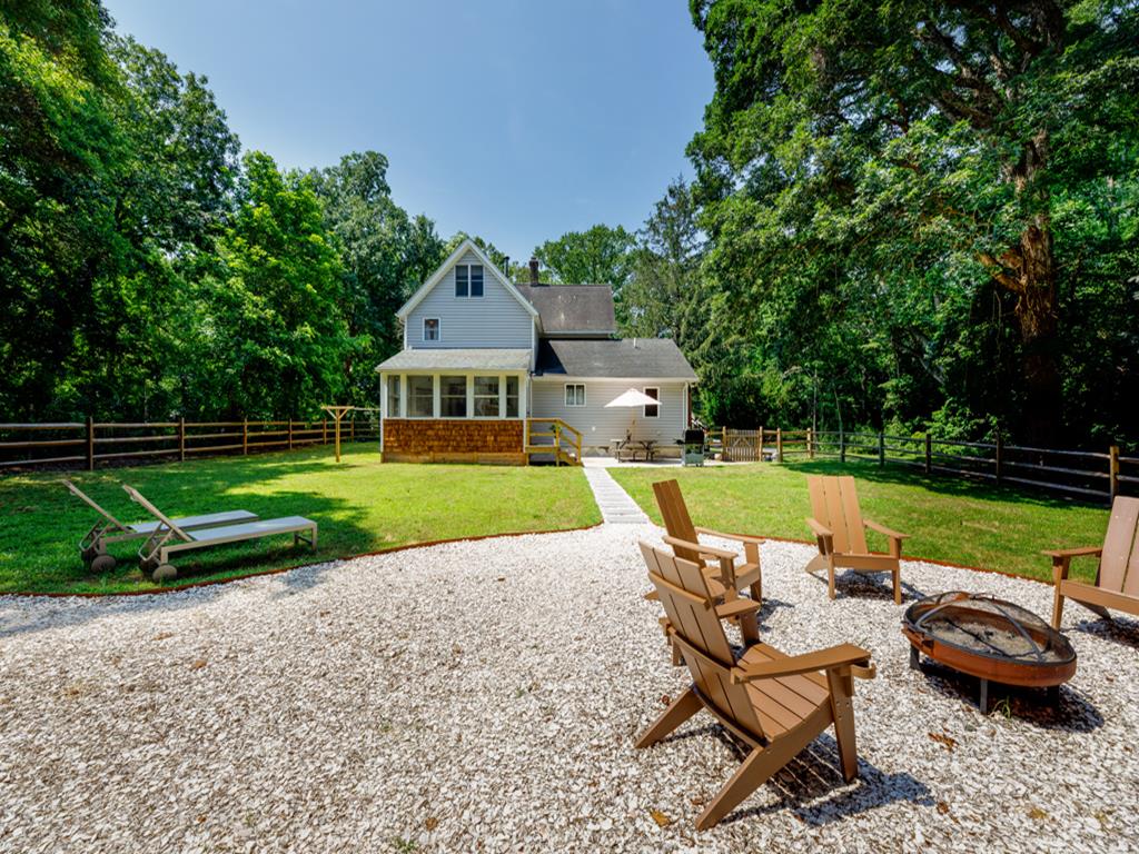 Peaceful Retreat - 611 Jonathan Hoffman Road | Photo 35