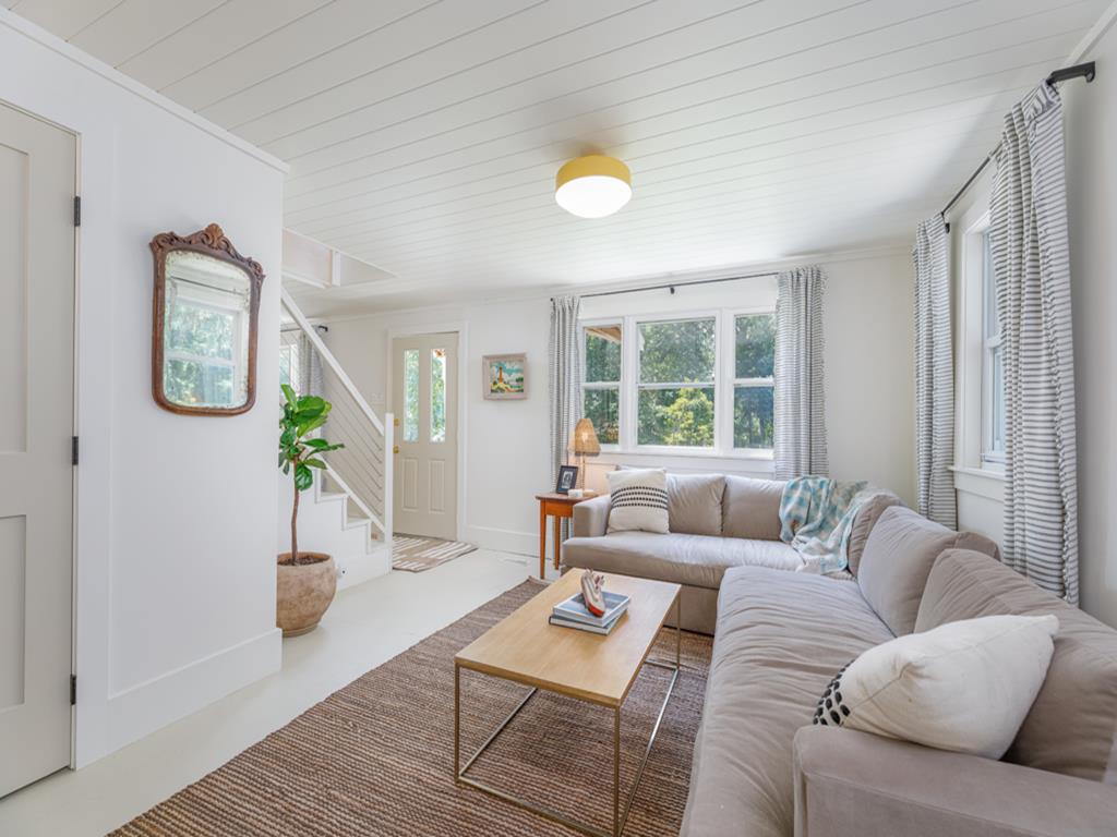 Peaceful Retreat - 611 Jonathan Hoffman Road | Photo 6