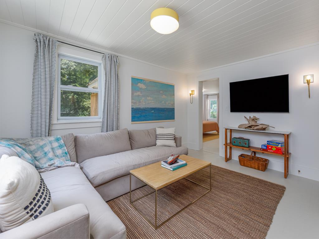 Peaceful Retreat - 611 Jonathan Hoffman Road | Photo 7