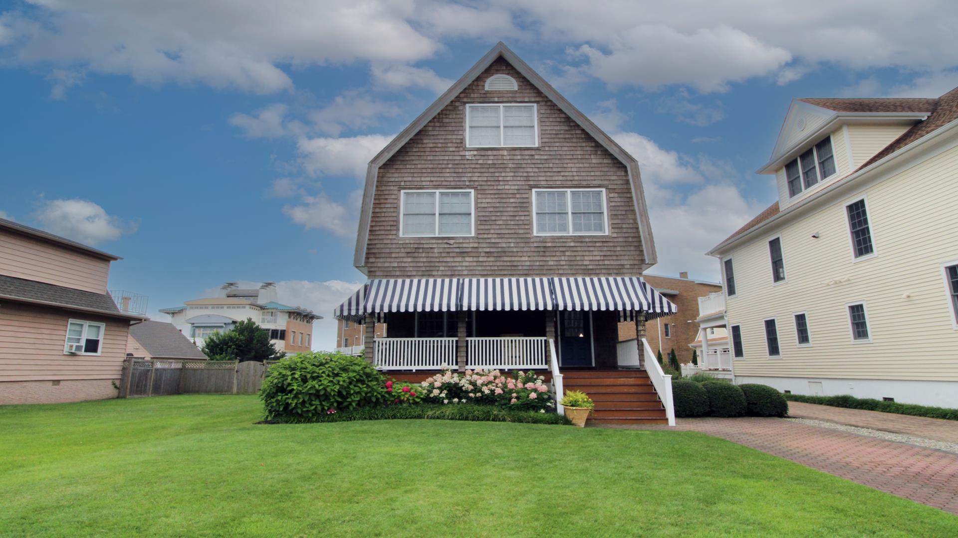 The New Jersey Ave Escape at 1208