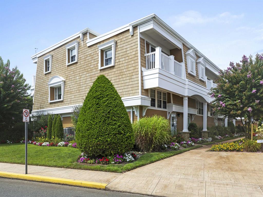 215 Heritage Lane B-4 | Photo 3