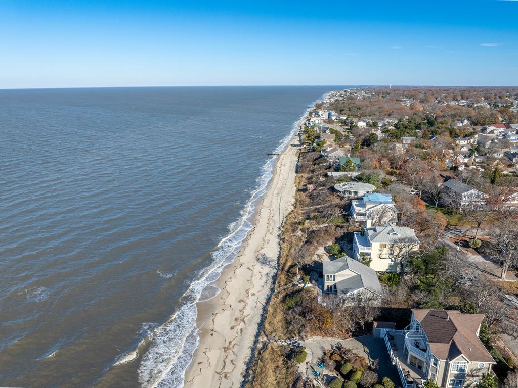 3205 Shore Drive | Photo 3