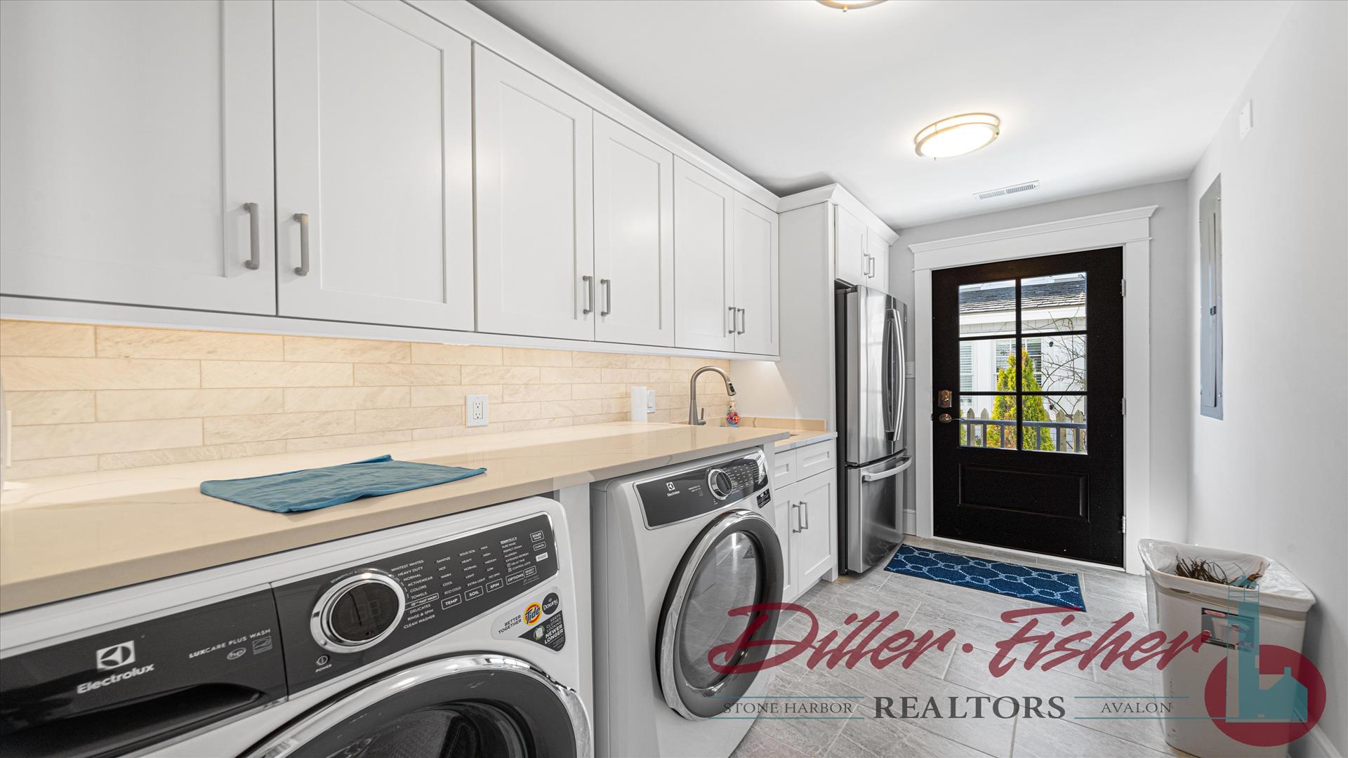 9811 1st Avenue, Stone Harbor (1 Block to Beach) - Picture 5