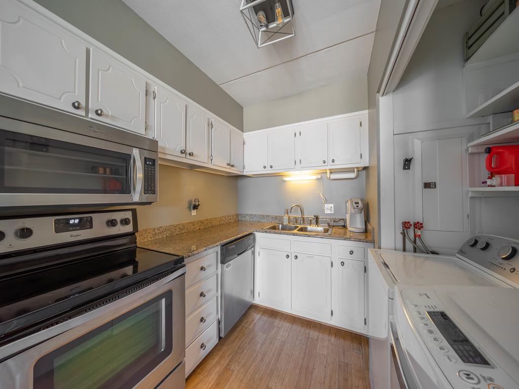 https://realtimerental.com/rrv10/RentalPhotos/1239/1239983.10.jpg
