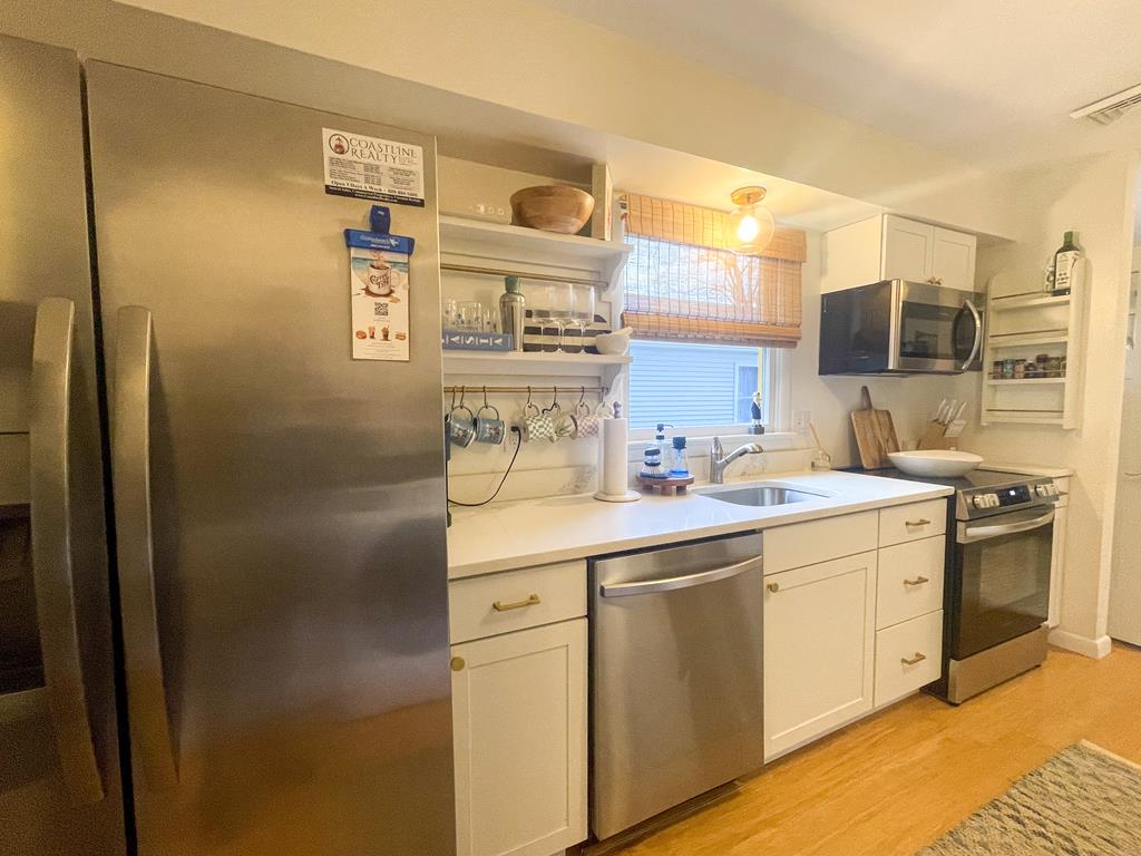 The Salt Box - 416 Baywyn Road | Photo 12