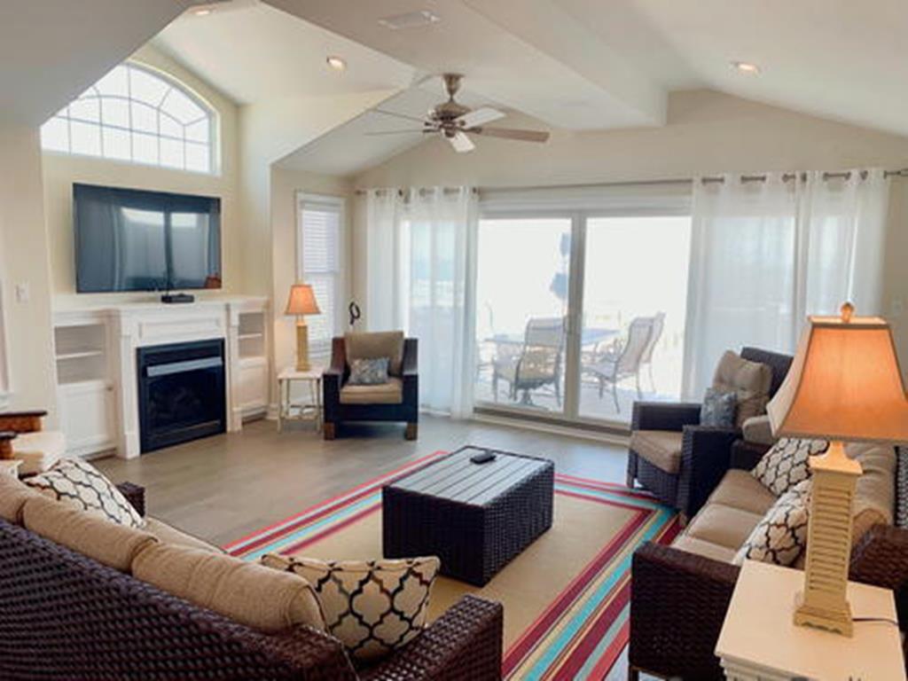 6821 Pleasure Avenue North | Photo 4