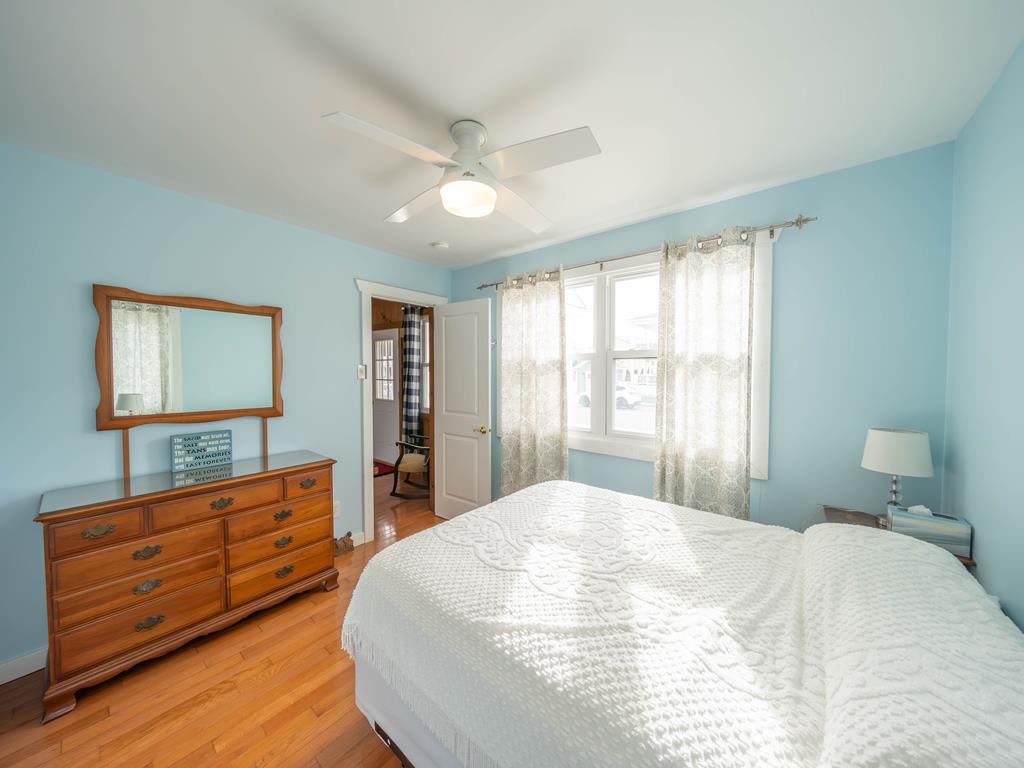 https://realtimerental.com/rrv10/RentalPhotos/1240/1240581.6.jpg