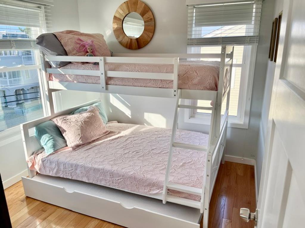 7 W. Carolina Avenue, Holgate (Bay Side)