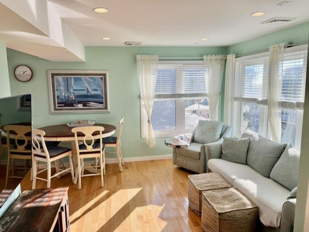 7 W. Carolina Avenue, Holgate (Bay Side)