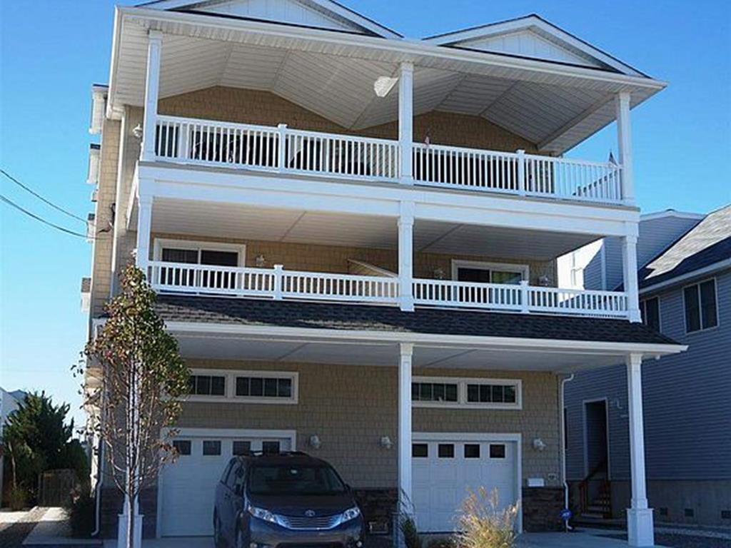 220-38th St, Sea Isle City (Center)