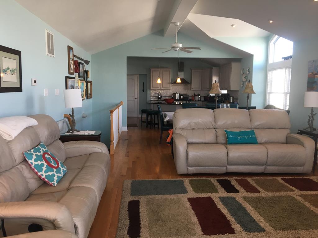 220-38th St - Picture 