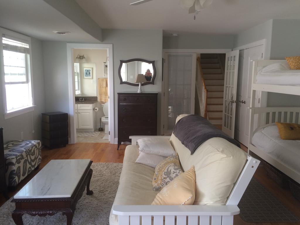 220-38th St - Picture 