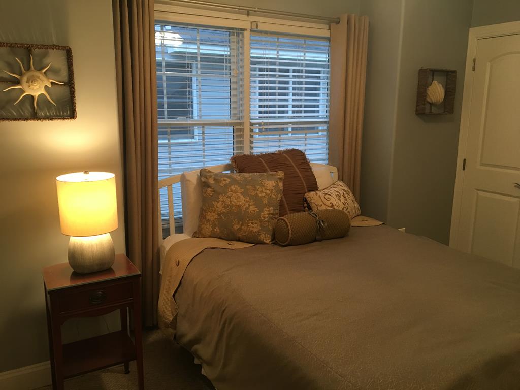 220-38th St - Picture 