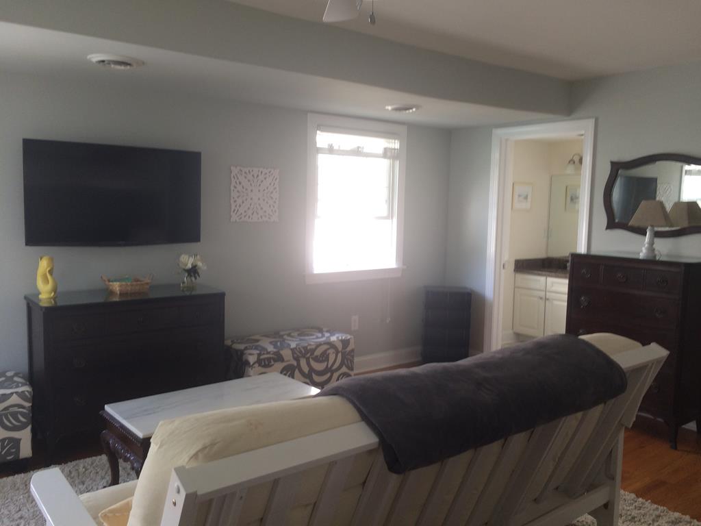 220-38th St - Picture 
