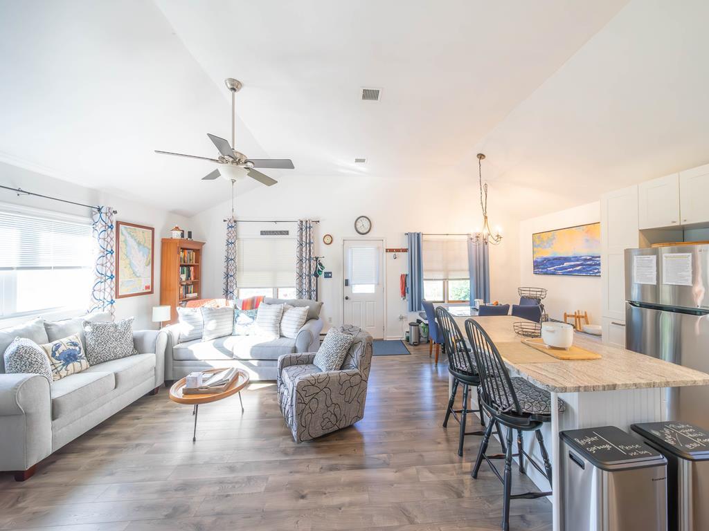 143 West Bates Avenue | Photo 3