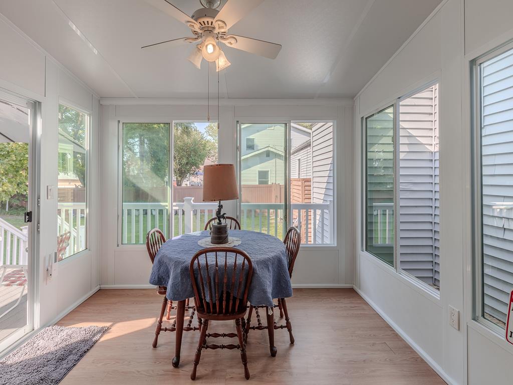 Lobster Landing | Photo 12