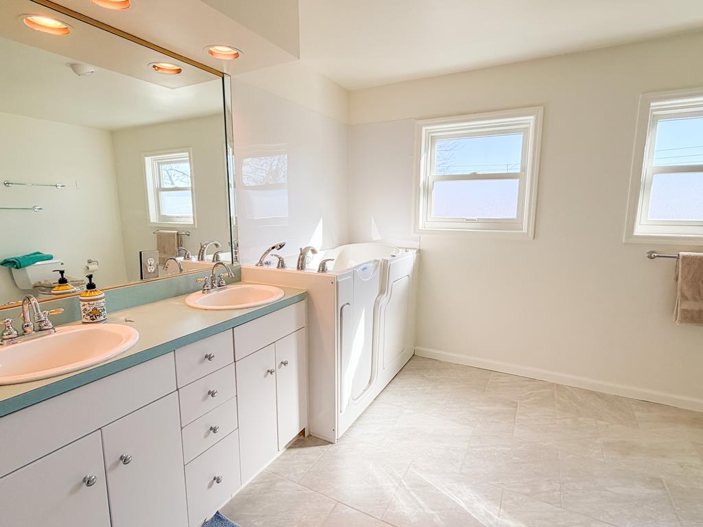 Lobster Landing | Photo 24