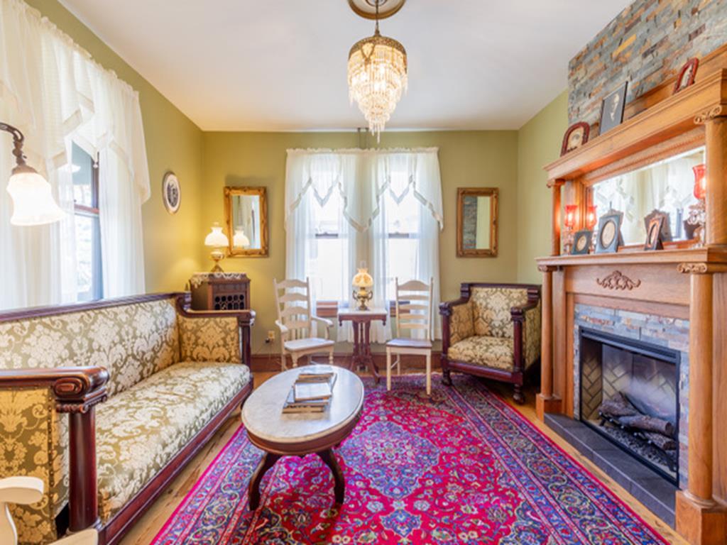 The Albert Stevens House | Photo 12