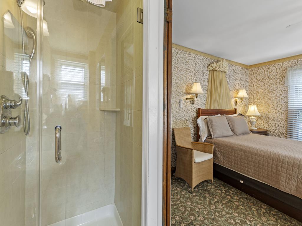 The Albert Stevens House | Photo 15