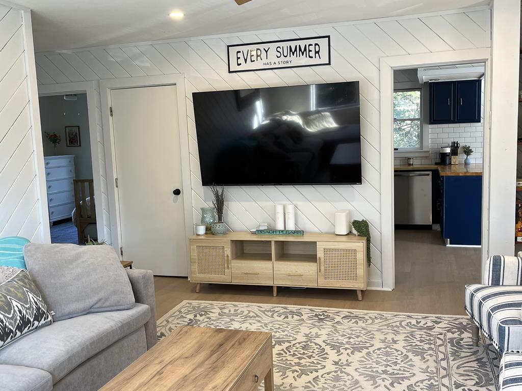 Sunshine Daydream Cottage | Photo 6