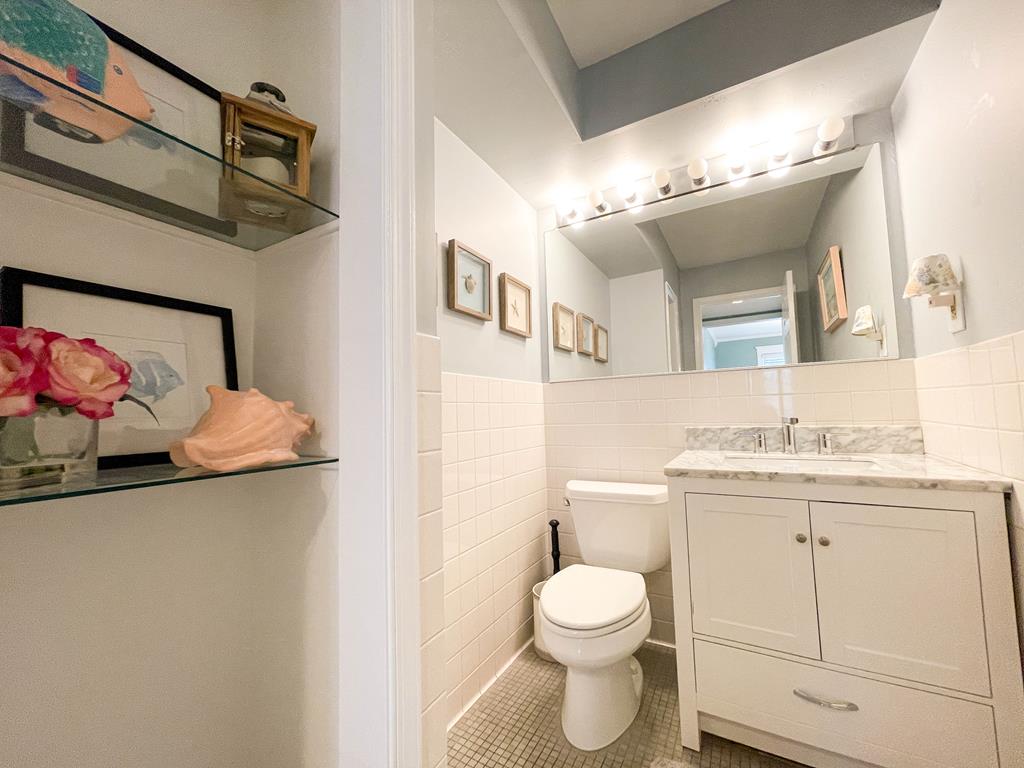 1105 St. James Place | Photo 14