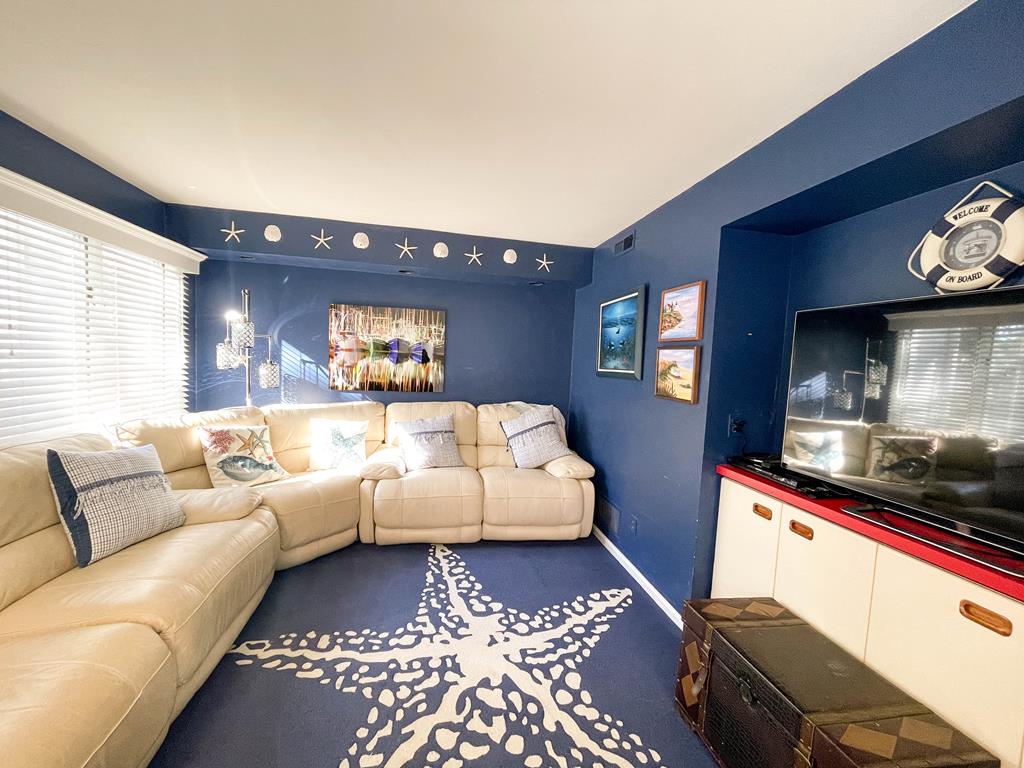 1105 St. James Place | Photo 9