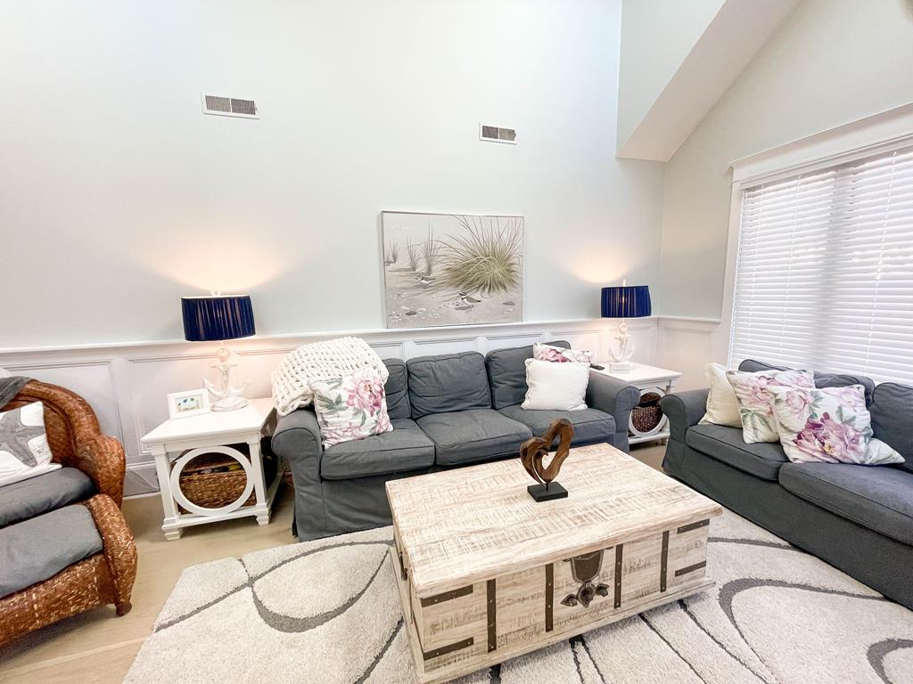 1105 St. James Place | Photo 11