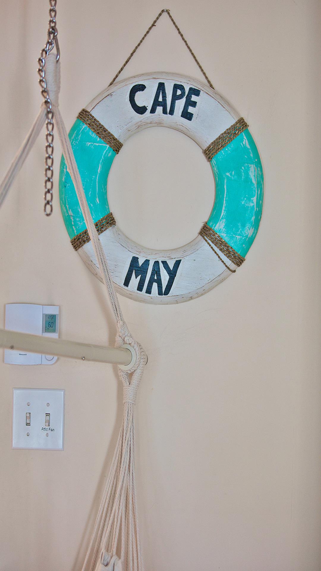 Illinois Avenue Hideaway