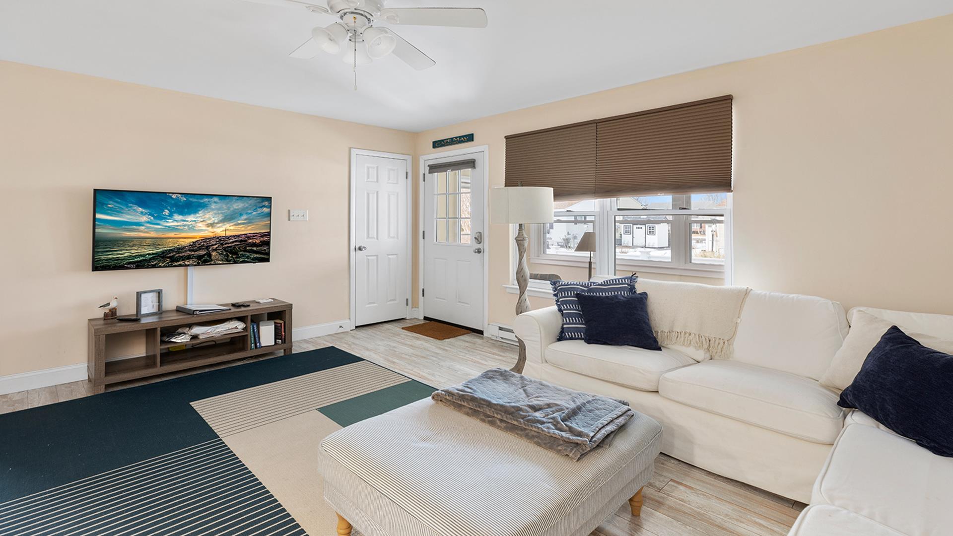 Illinois Avenue Hideaway