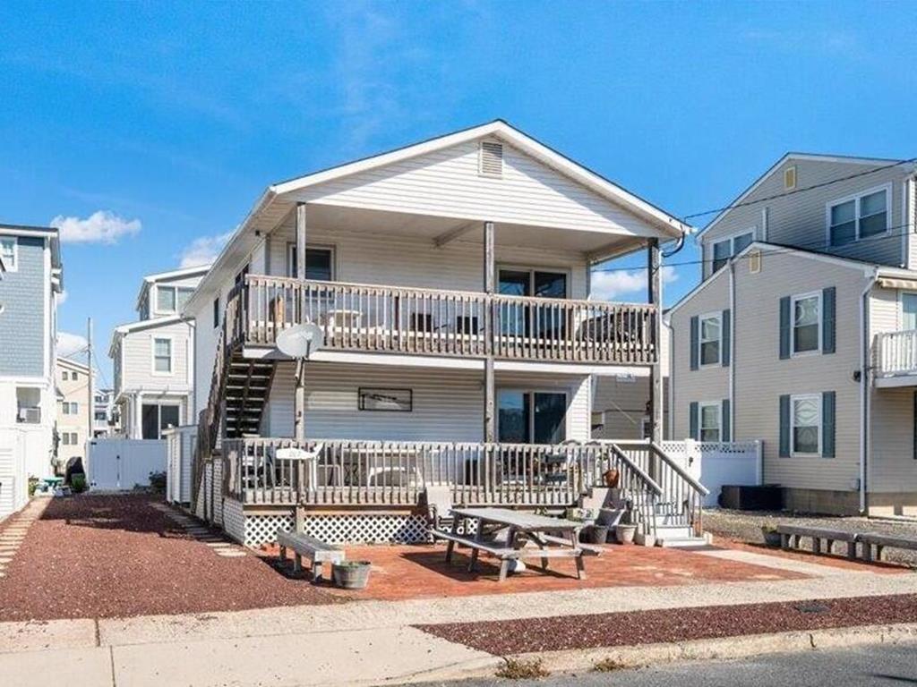 207 92nd Street - 