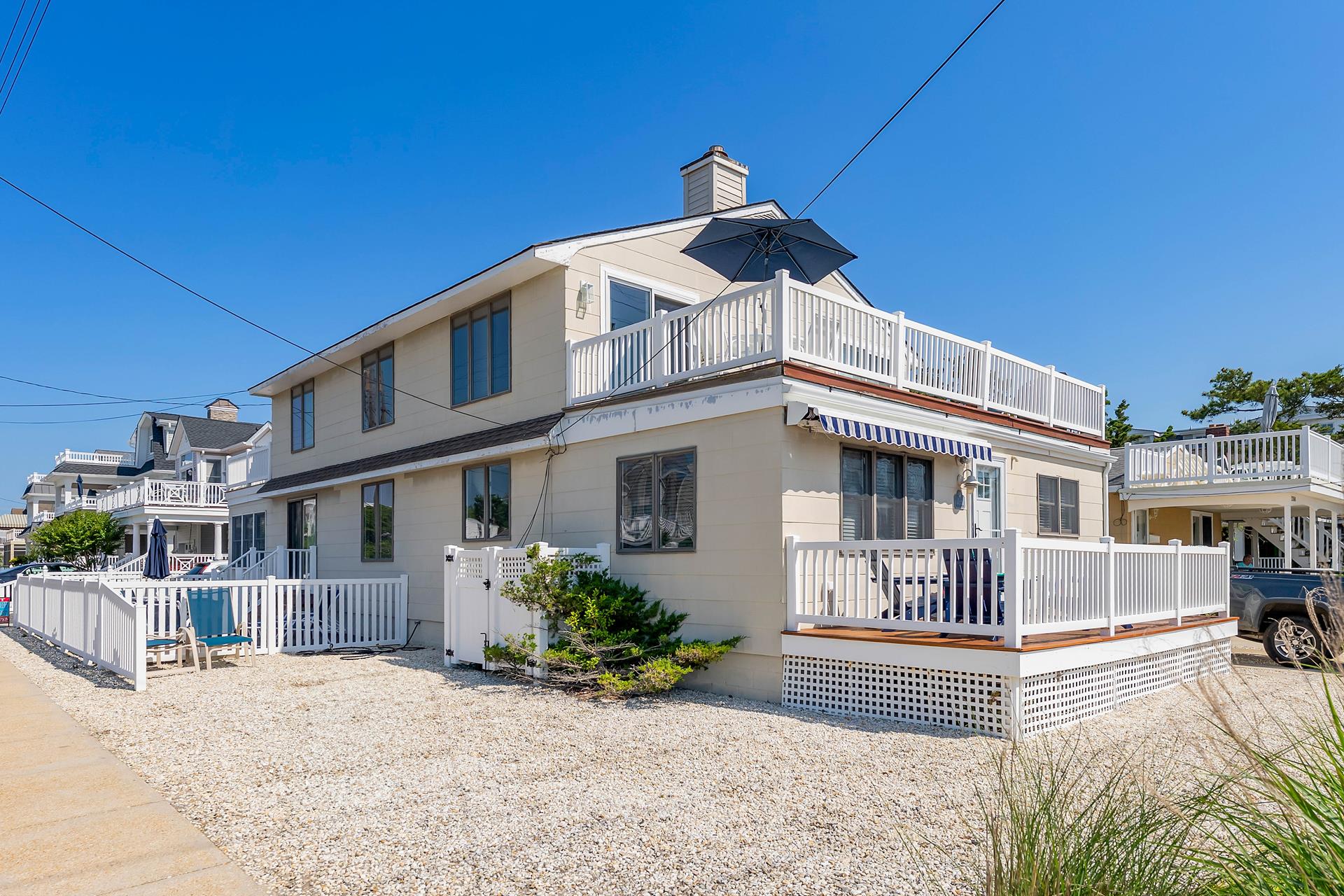 2788 Avalon Avenue, Avalon (Center)