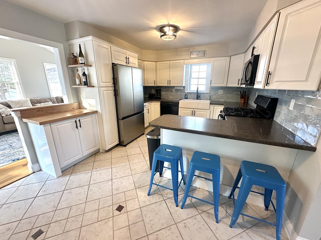 Coastal Retreat With A Pool! | Photo 6