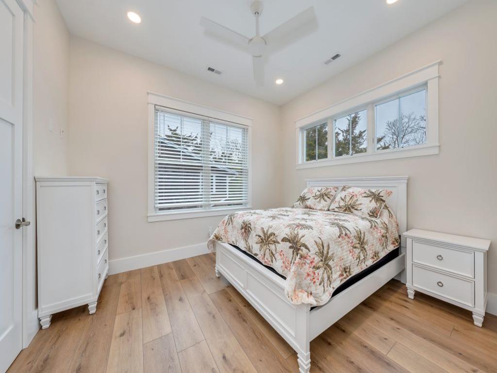 https://realtimerental.com/rrv10/RentalPhotos/1244/1244395.17.jpg