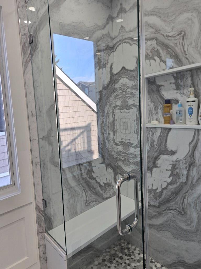 718 N. Long Beach Blvd., Surf City (Ocean Block)