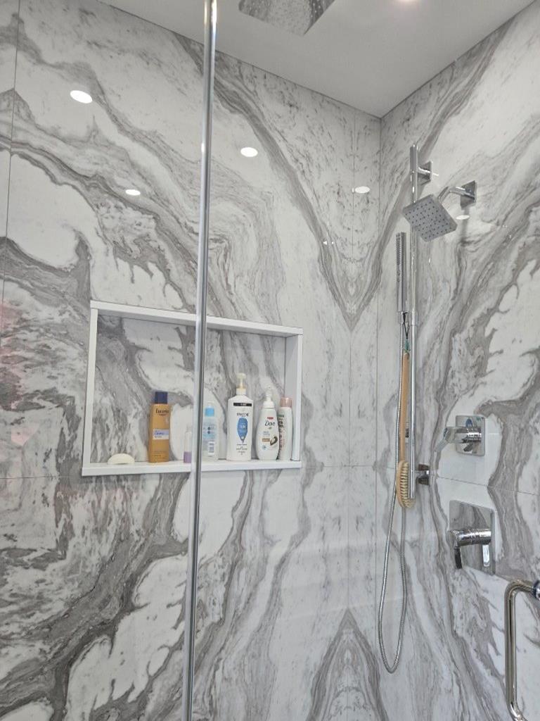 718 N. Long Beach Blvd., Surf City (Ocean Block)